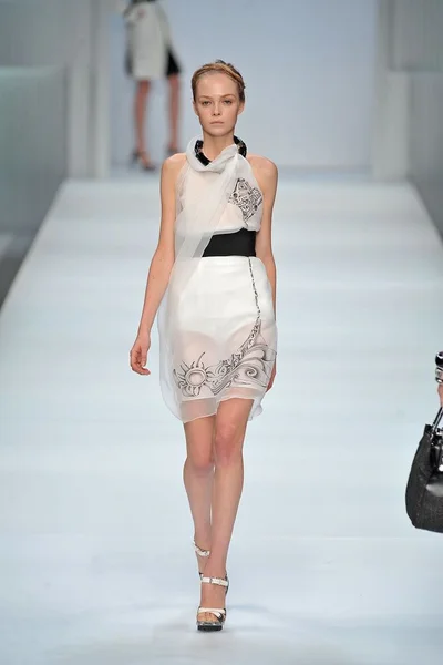 Look 14